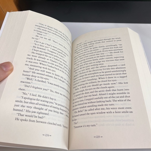 ❌❌SOLD❌❌Twilight softcover book Stephanie Meyer New Moon Eclipse Breaking Dawn - Picture 3 of 5